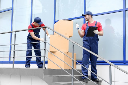 Moving truck service for Wimbledon homes and flats